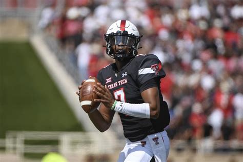 Houston prepares for its first season in the Big 12 with Smith and Coley vying for QB job